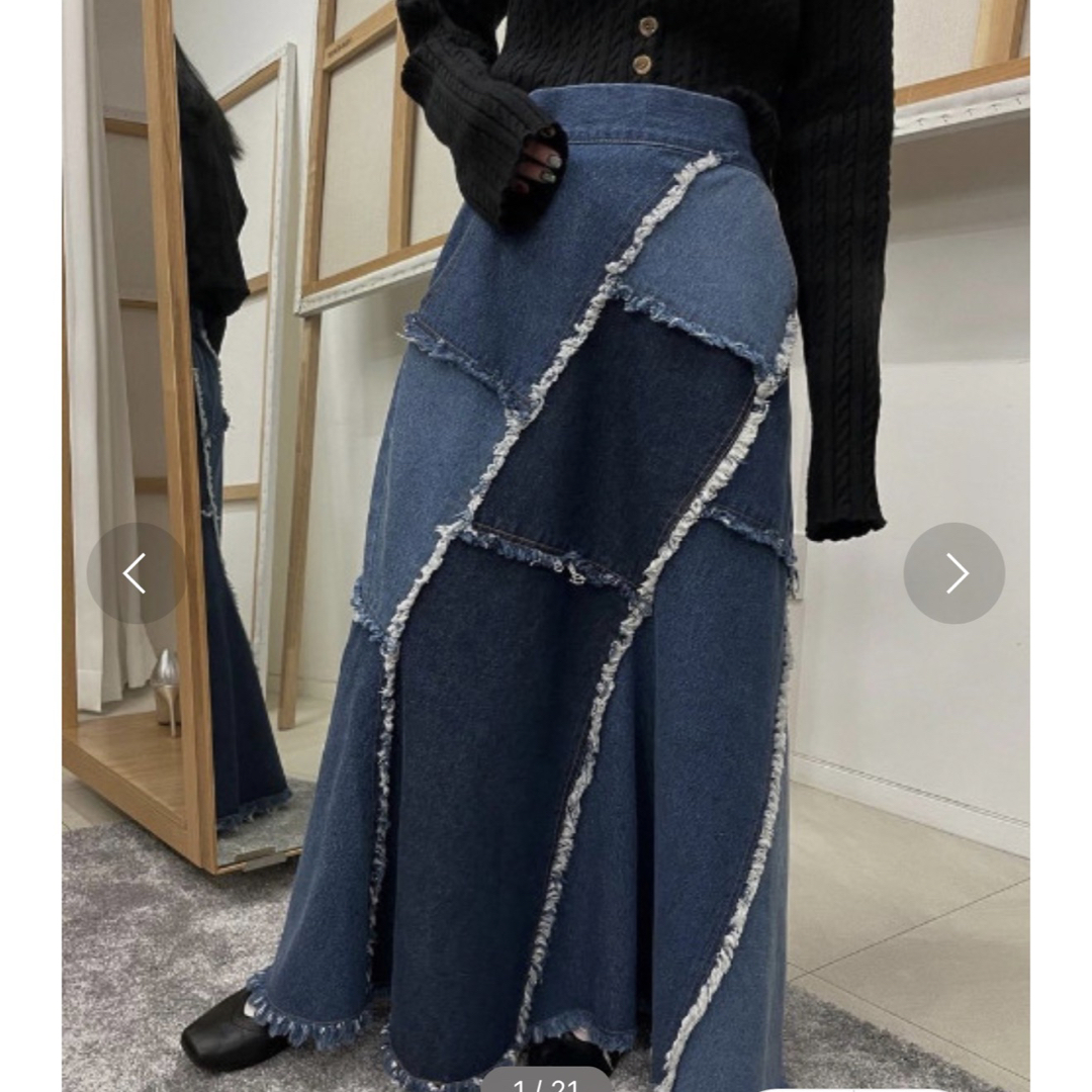 Ameri VINTAGE(アメリヴィンテージ)のAMERI パッチワークデニムスカート レディースのスカート(ロングスカート)の商品写真