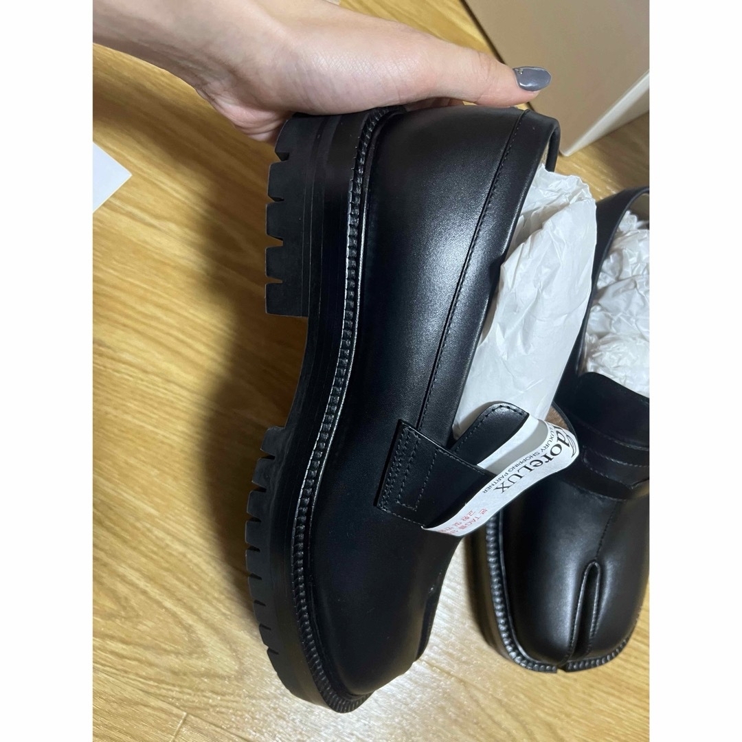 Maison Martin Margiela(マルタンマルジェラ)のMaison Maison TABI COUNTY LOAFER レディースの靴/シューズ(ローファー/革靴)の商品写真