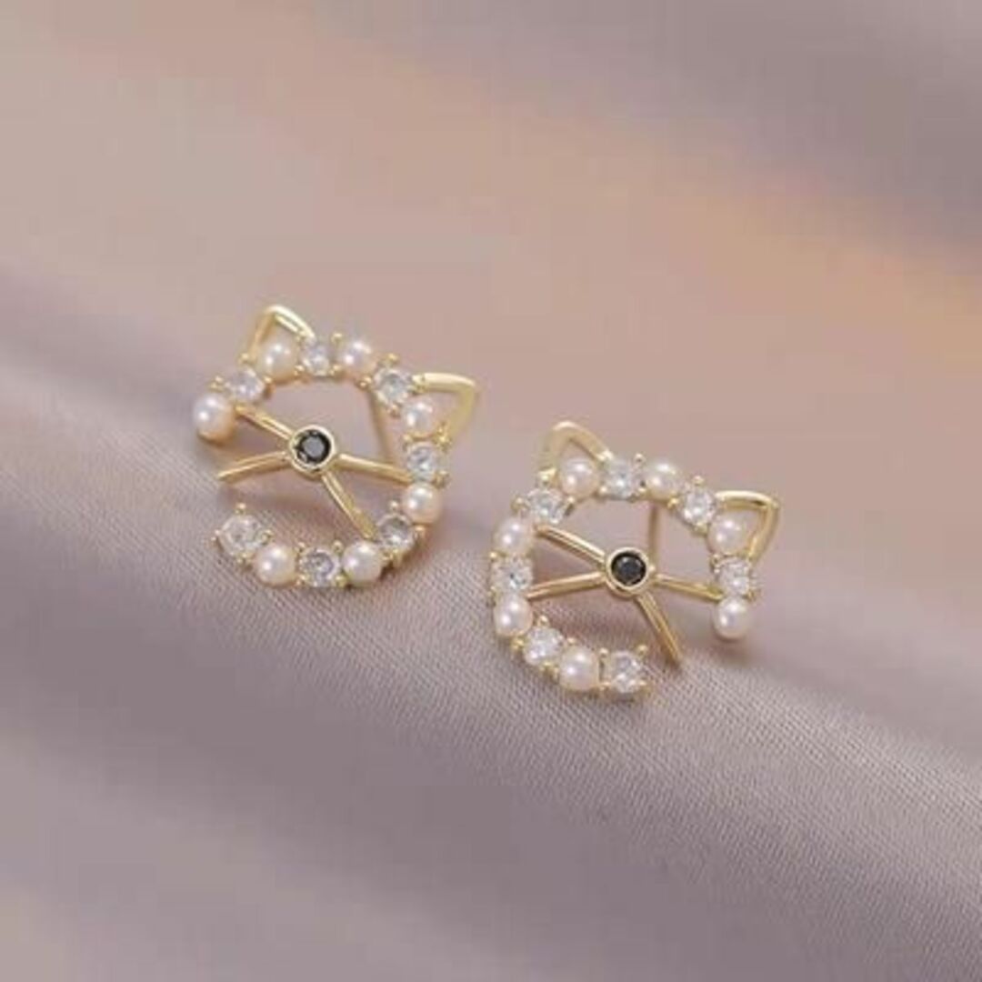 S925 ねこちゃん形パール入りピアス レディースのアクセサリー(ピアス)の商品写真