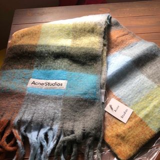 アクネストゥディオズ(Acne Studios)のブルー🩵かわいいacne studiosアクネマフラーショール(マフラー/ショール)