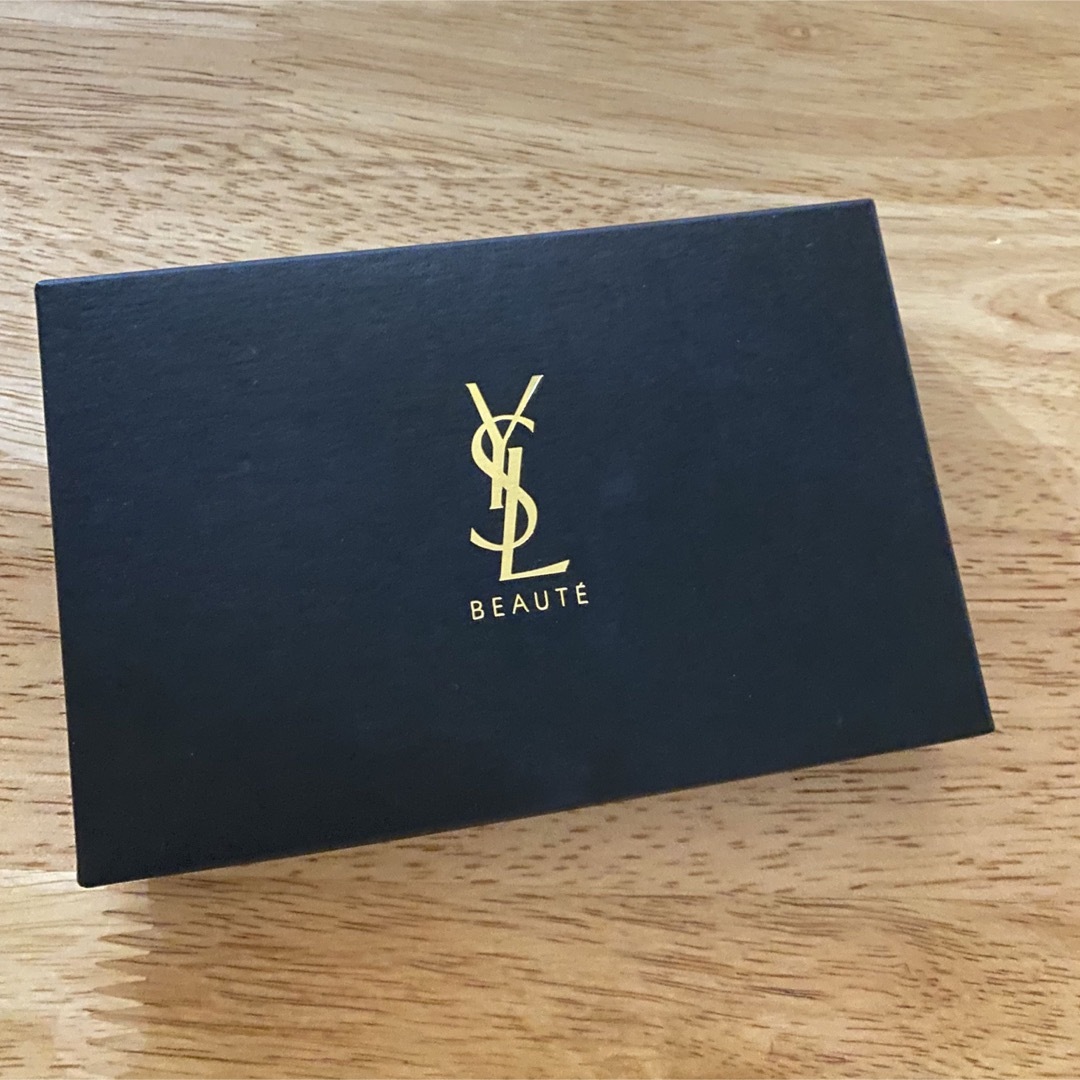 Yves Saint Laurent(イヴサンローラン)のイヴサンローラン　スマホリング ミラー 非売品　ノベルティ レディースのファッション小物(ミラー)の商品写真