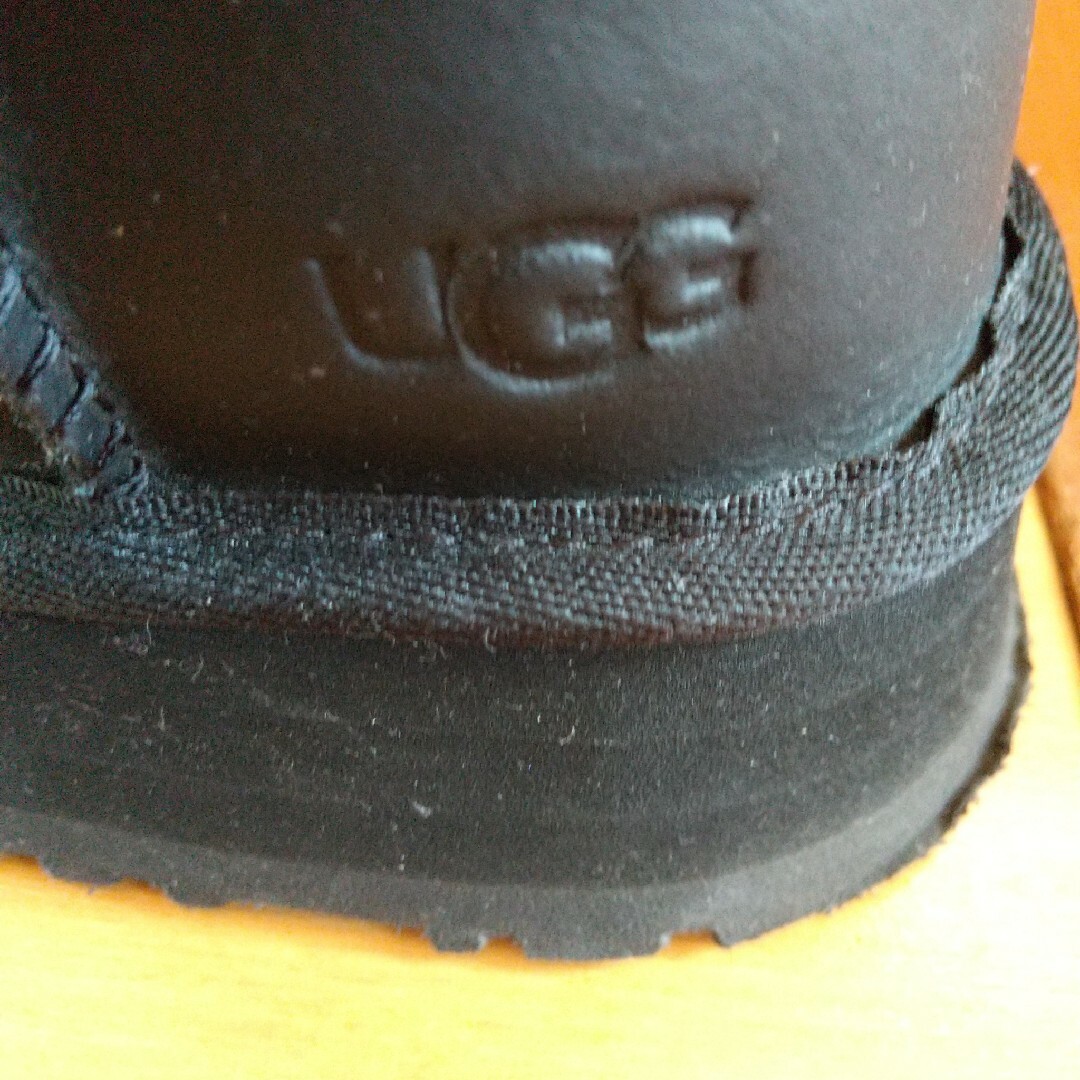 UGG(アグ)のUGG厚底 ブーツ ブラック 22cm レディースの靴/シューズ(ブーツ)の商品写真