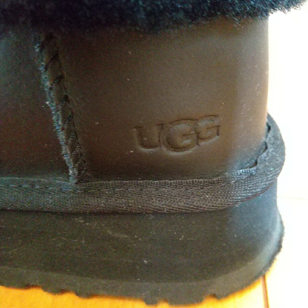 UGG(アグ)のUGG厚底 ブーツ ブラック 22cm レディースの靴/シューズ(ブーツ)の商品写真