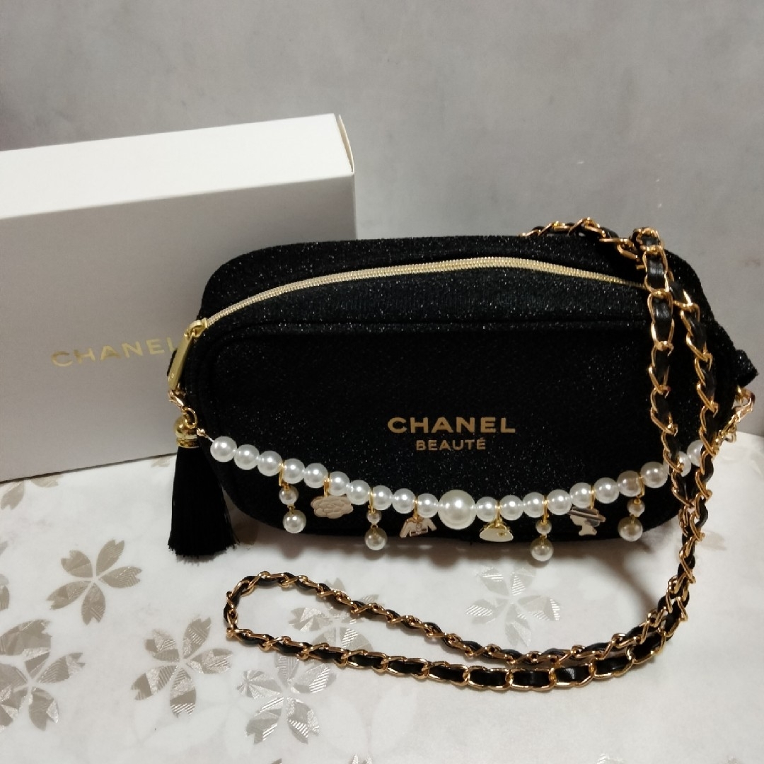 CHANEL - シャネルノベルティポーチ，ショルダーバッグ【箱なし】の ...