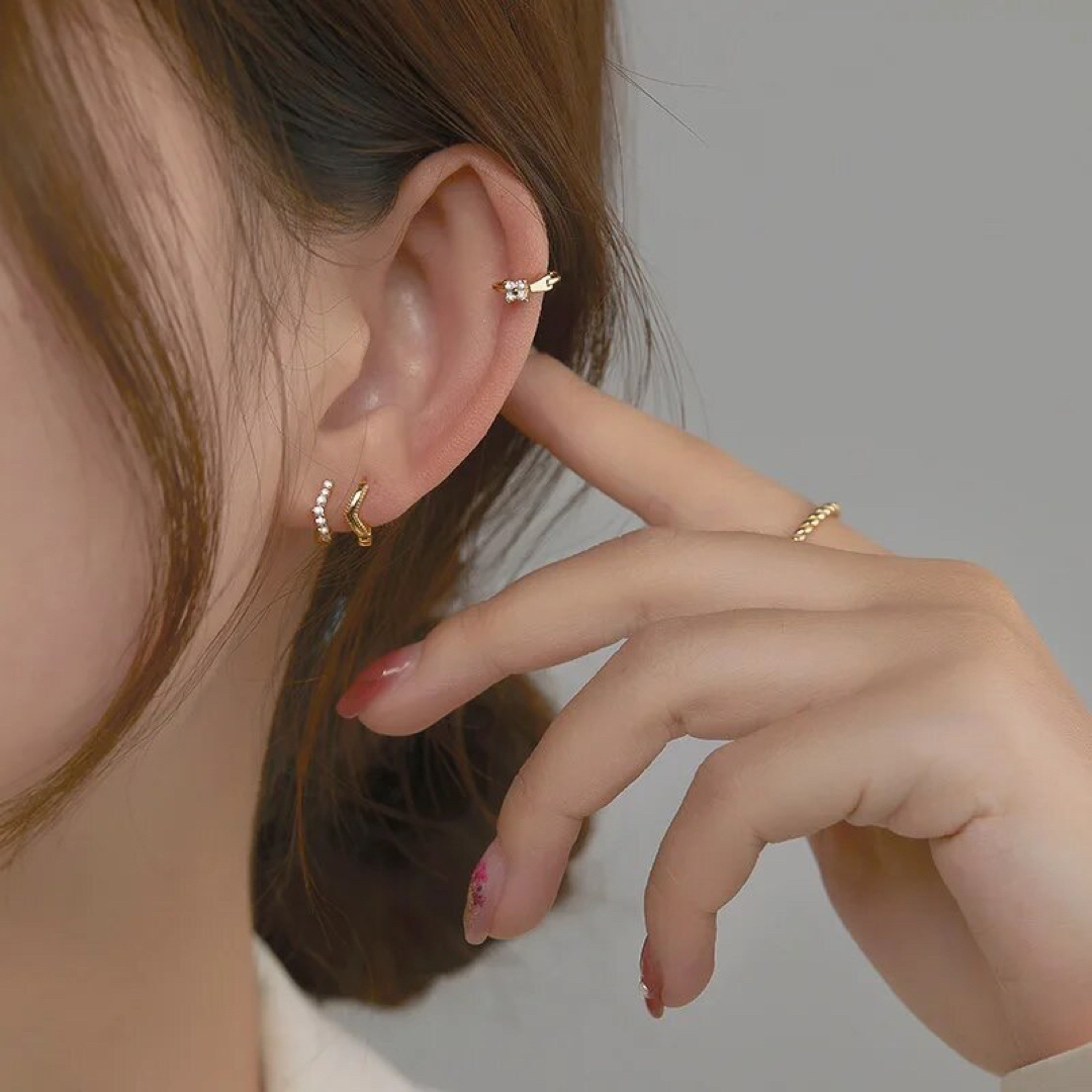 セール❣️【高級CZダイヤ】S925 刻印 小さな フラワー 花 リング ピアス レディースのアクセサリー(ピアス)の商品写真