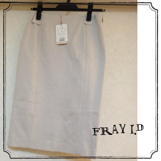 FRAY I.D(フレイアイディー)のFRAY I.D チャック付きスカート レディースのスカート(ひざ丈スカート)の商品写真