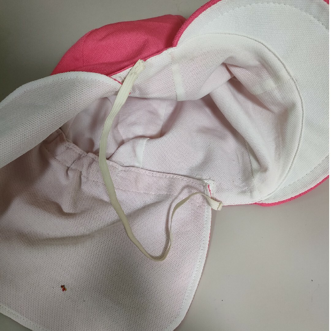 ⑨ ひかりのくに　カラー帽子　濃いピンク色 キッズ/ベビー/マタニティのこども用ファッション小物(帽子)の商品写真