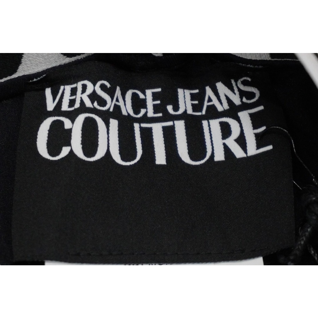 極美品 Versace Jeans ヴェルサーチ・ジーンズ ショートパンツ レギンス ブラック ロゴ 72HAC110 サイズ42 中古 56519 レディースのパンツ(ショートパンツ)の商品写真