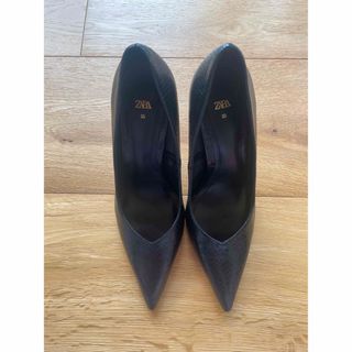 ザラ(ZARA)の【新品】ZARA パンプス  35(ハイヒール/パンプス)