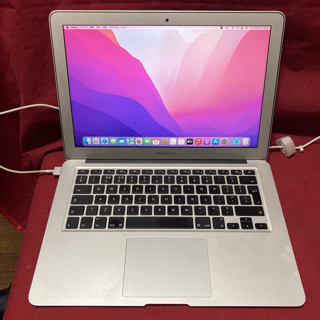 APPLE2015 MacBook Air 13インチ8 GB　251 GB UK配列