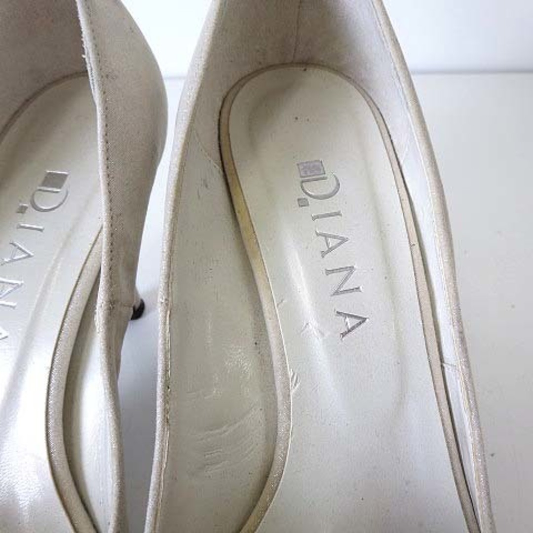 DIANA(ダイアナ)のダイアナ DIANA パンプス リボン ビジュー 23.5cm ラメ パール色 レディースの靴/シューズ(ハイヒール/パンプス)の商品写真
