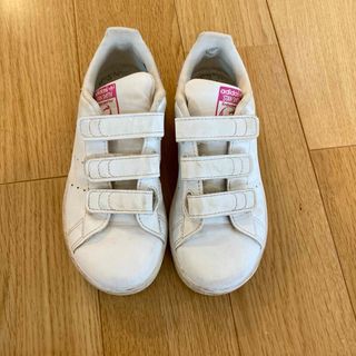 アディダス(adidas)のアディダス スタンスミス キッズ 女の子 スニーカー 18cm☆匿名配送☆(スニーカー)