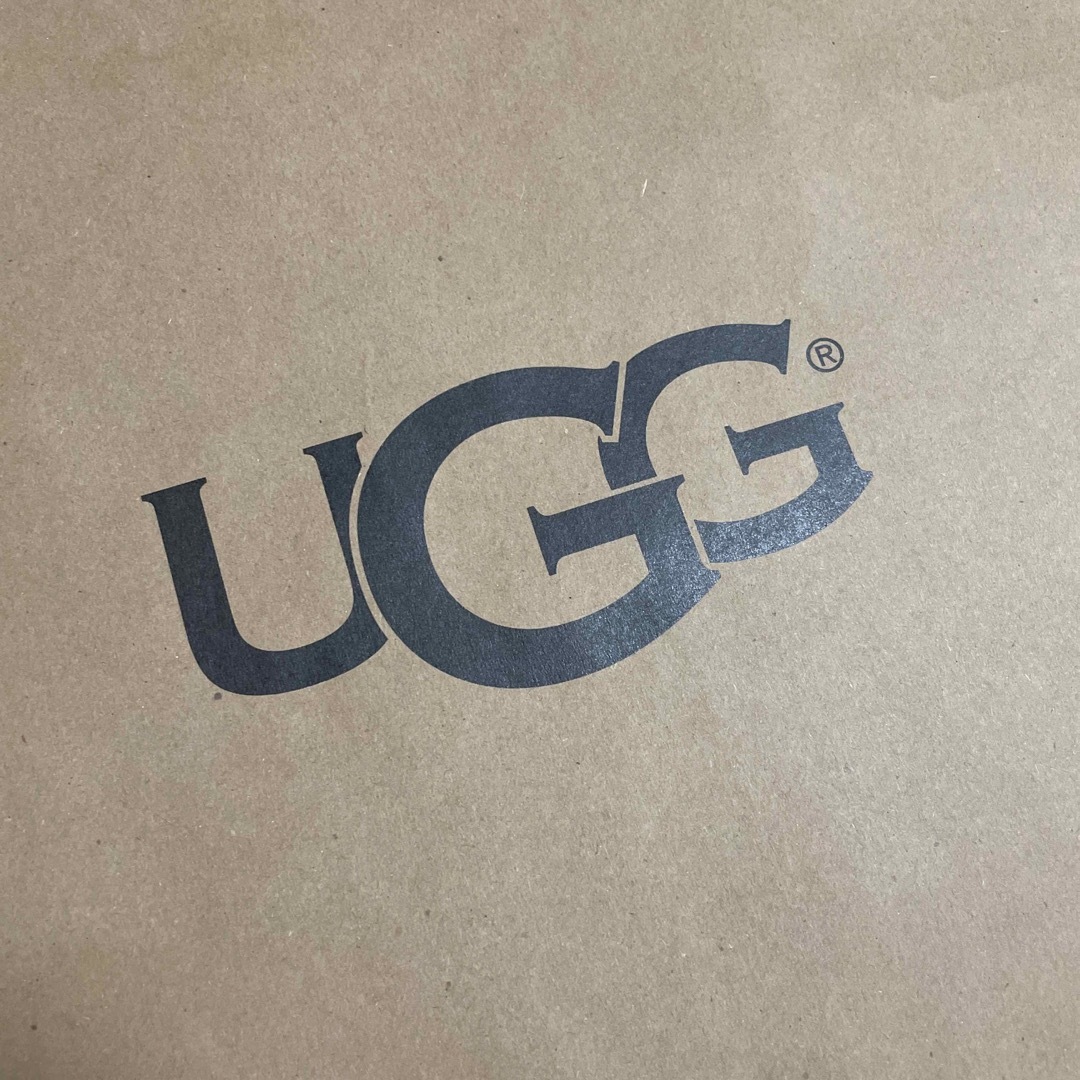 UGG(アグ)のUGG★紙袋 レディースのバッグ(ショップ袋)の商品写真