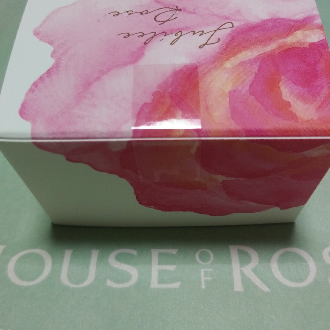 HOUSE OF ROSE(ハウスオブローゼ)の新品未開封♡ハウスオブローゼ★ジュビリーローズ★ボディクリーム&バスソープセット コスメ/美容のボディケア(ボディクリーム)の商品写真