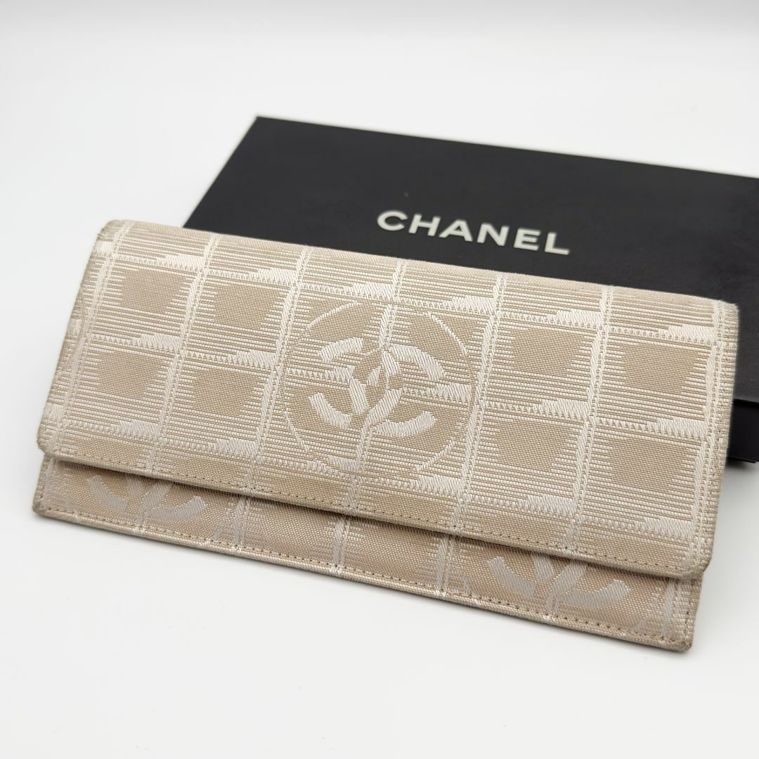 【極美品】CHANEL シャネル　ニュートラベルライン　長財布のサムネイル