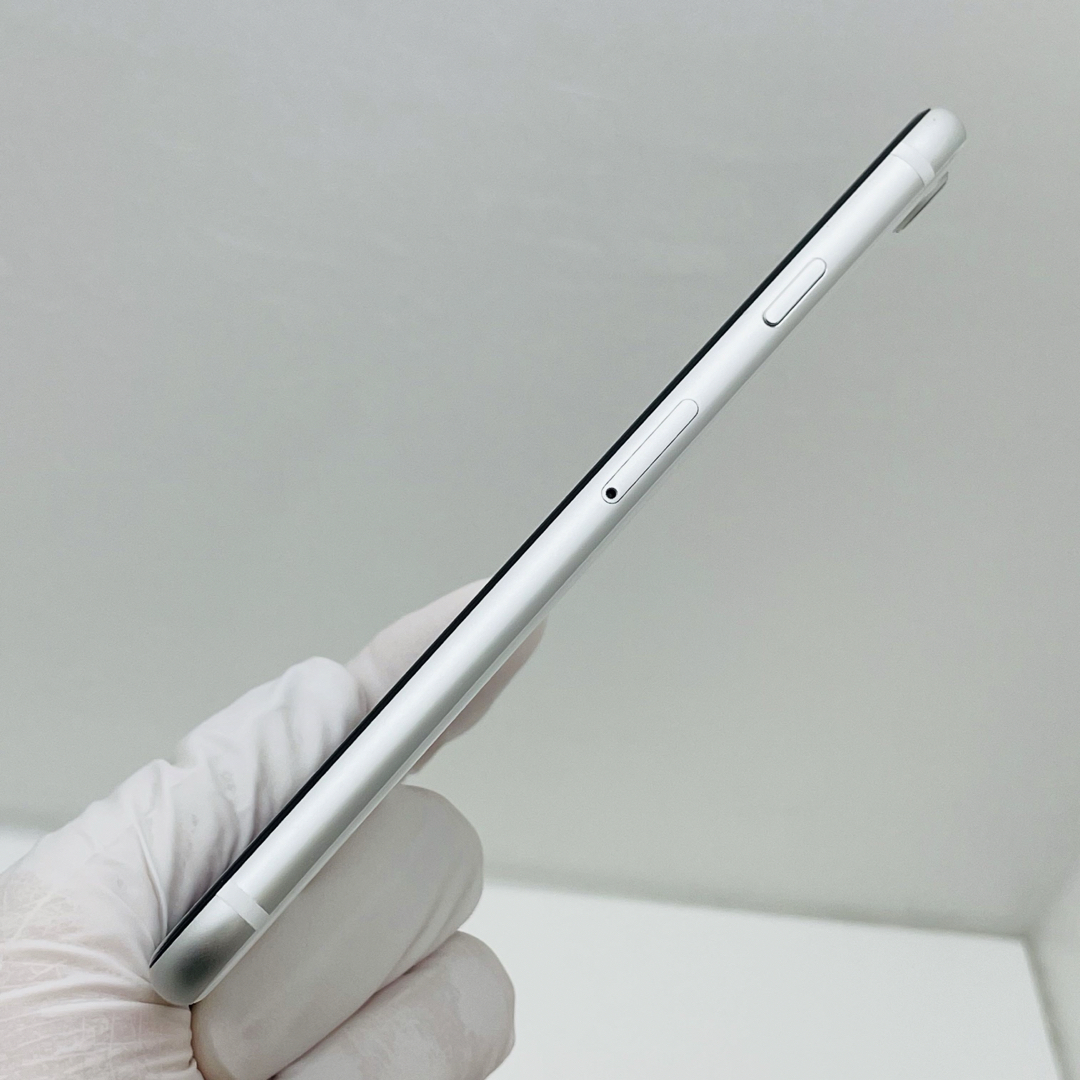 iPhone(アイフォーン)のiPhone SE第2世代 128GB SIM フリー09492 スマホ/家電/カメラのスマートフォン/携帯電話(スマートフォン本体)の商品写真