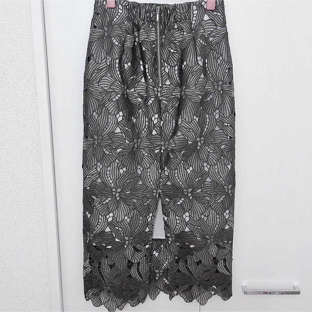 FRAY I.D(フレイアイディー)の【ラメ素材】定価3万円 美シルエットSK レディースのスカート(ひざ丈スカート)の商品写真