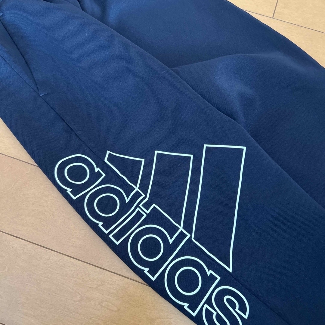 adidas(アディダス)のadidasのパンツ　ズボン 130センチ スポーツ/アウトドアのサッカー/フットサル(ウェア)の商品写真