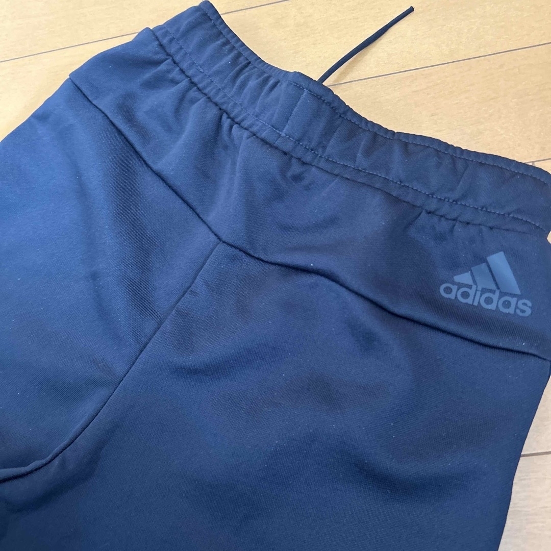 adidas(アディダス)のadidasのパンツ　ズボン 130センチ スポーツ/アウトドアのサッカー/フットサル(ウェア)の商品写真