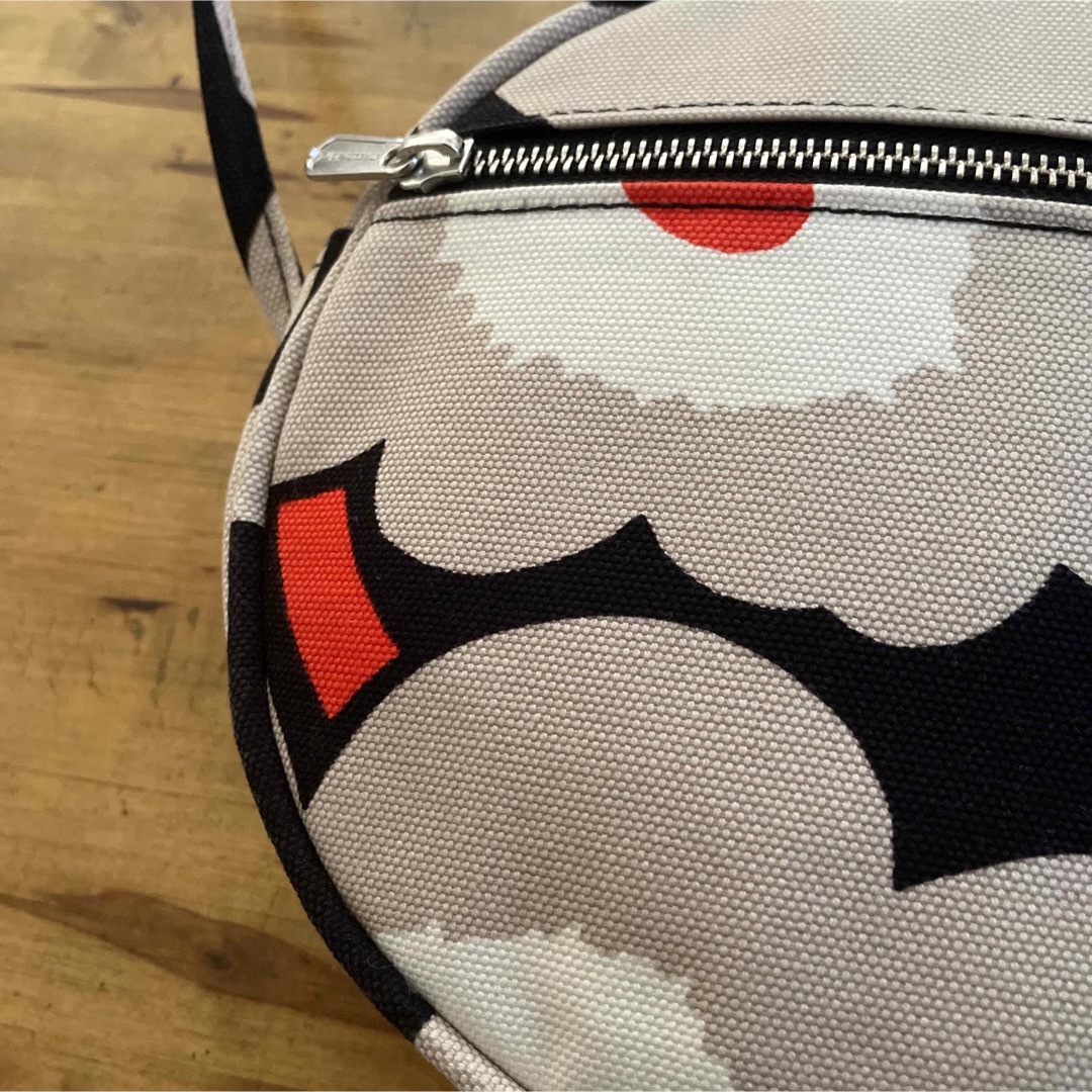 ショルダーバッグマリメッコLIIAショルダーバッグ円形 丸型サークル ベージュmarimekko