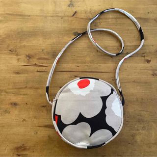 マリメッコ(marimekko)のマリメッコLIIAショルダーバッグ円形 丸型サークル ベージュmarimekko(ショルダーバッグ)