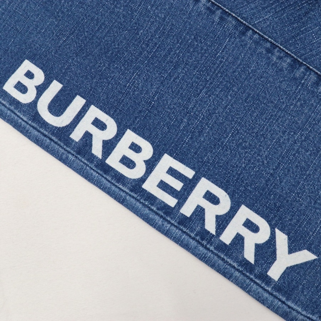 BURBERRY(バーバリー)の未使用 バーバリー ロゴプリント デニムパンツ ボーイズ レディース可 ライトブルー 青 14Y/164cm リネン混 BURBERRY キッズ/ベビー/マタニティのキッズ服男の子用(90cm~)(パンツ/スパッツ)の商品写真