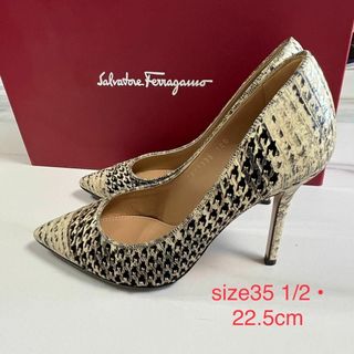 サルヴァトーレフェラガモ(Salvatore Ferragamo)の【サルヴァトーレフェラガモ】パンプス　レザー　サイズ5 1/2 　白　黒(ハイヒール/パンプス)