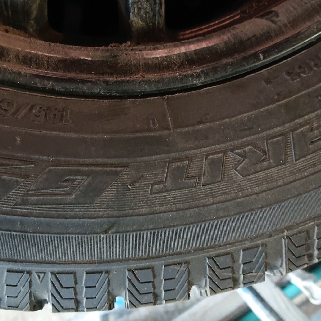 195/65 R15 プリウス30系 純正ホイール スタッドレス自動車