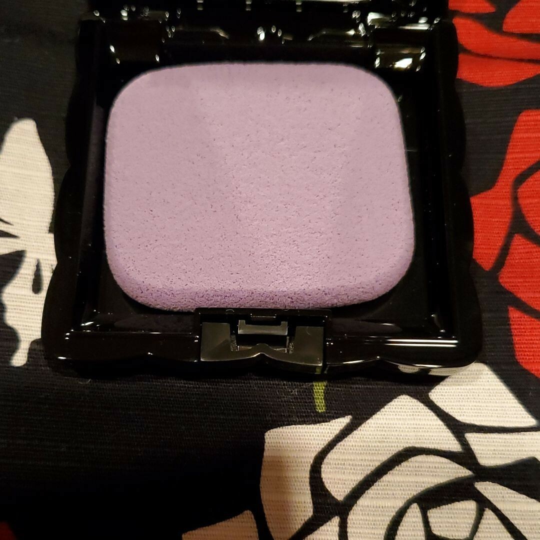 ANNA SUI(アナスイ)の在庫処分セール！ANNA SUIポーチ&ファンデーションケース　セット コスメ/美容のベースメイク/化粧品(その他)の商品写真