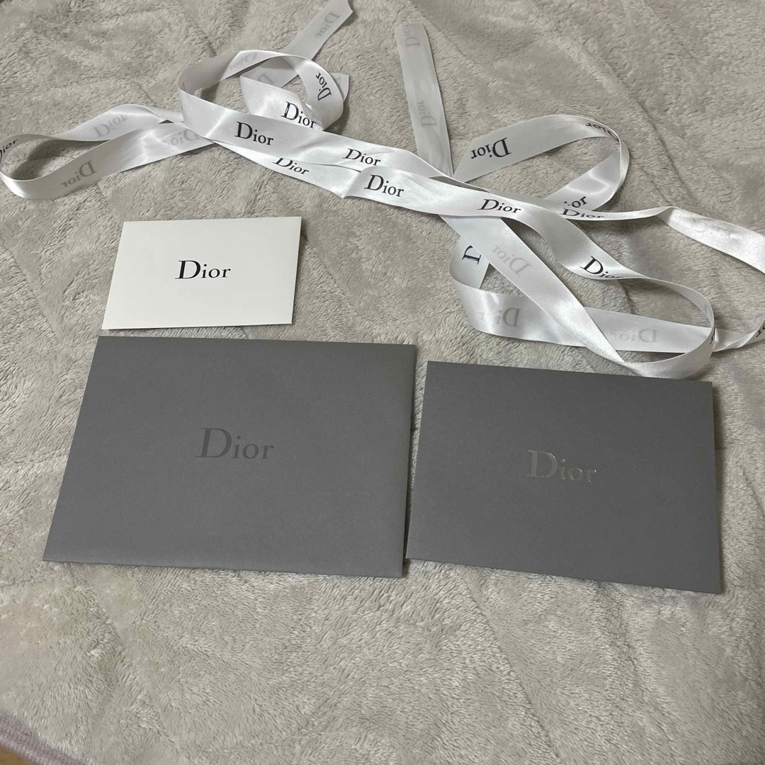 Dior(ディオール)のDior 封筒3枚セット　リボン2本 インテリア/住まい/日用品のオフィス用品(ラッピング/包装)の商品写真