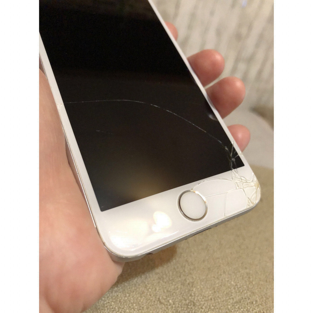 Apple(アップル)のiPhone6 SIMロック解除済使用可能SIMフリー iPhone Apple スマホ/家電/カメラのスマートフォン/携帯電話(スマートフォン本体)の商品写真