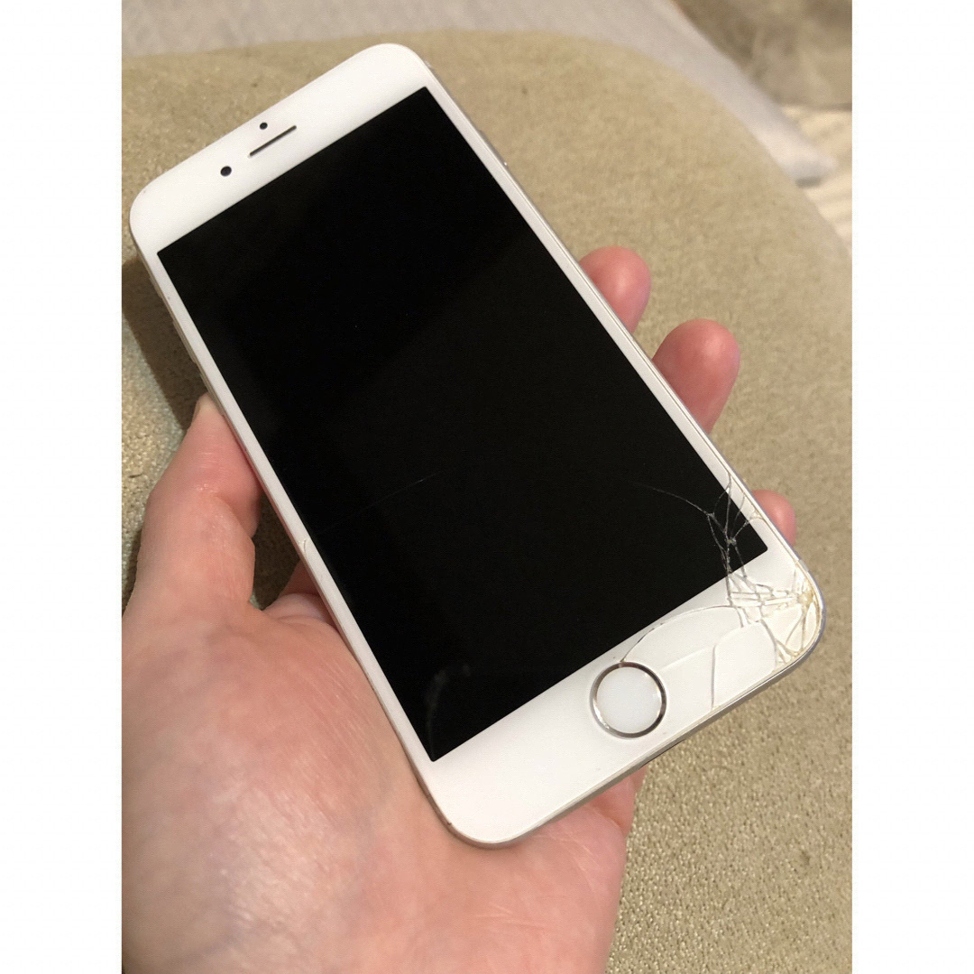 Apple(アップル)のiPhone6 SIMロック解除済使用可能SIMフリー iPhone Apple スマホ/家電/カメラのスマートフォン/携帯電話(スマートフォン本体)の商品写真