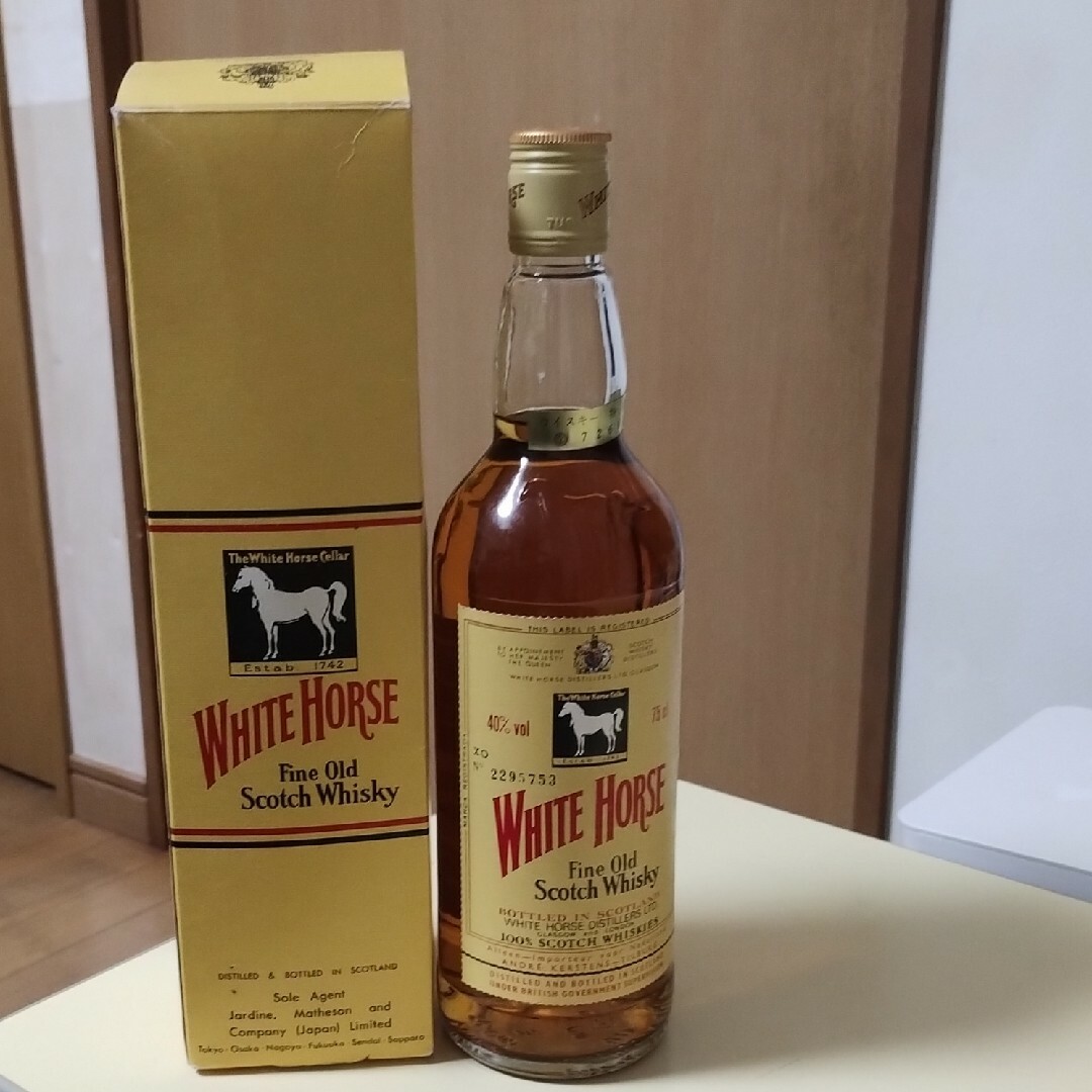 ホワイトホース オールドウィスキー 食品/飲料/酒の酒(ウイスキー)の商品写真