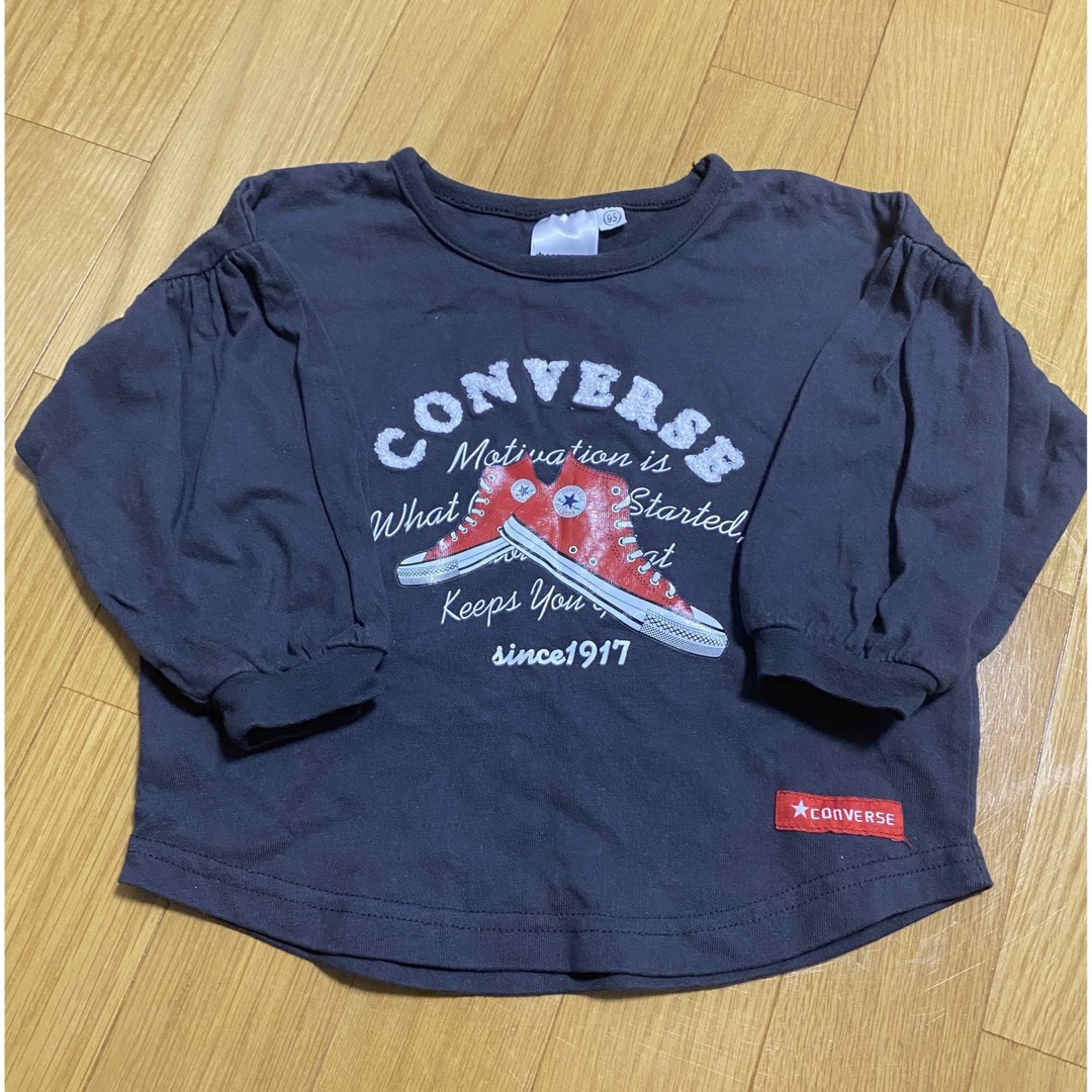 CONVERSE(コンバース)の【着用回数少なめ】コンバース　ロンT 95センチ キッズ/ベビー/マタニティのキッズ服女の子用(90cm~)(Tシャツ/カットソー)の商品写真