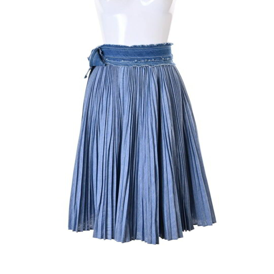 sacai(サカイ)のSacai デニム プリーツ ラップ スカート レディースのスカート(ひざ丈スカート)の商品写真