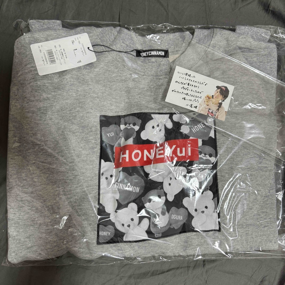 新品未開封 小倉唯 × HoneyCinnamon Big スウェット グレーの 新品未開封 小倉唯 × HoneyCinnamon Big スウェット グレーの