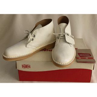 クラークス(Clarks)の【未使用】Clarksデザートブーツ(ブーツ)