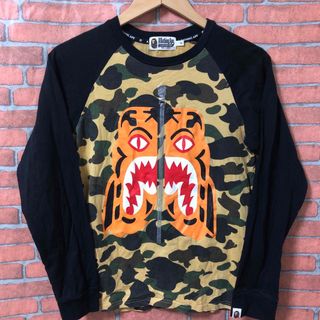 アベイシングエイプ(A BATHING APE)のA BATHING APE  タイガーロンt              カモサル(Tシャツ/カットソー(七分/長袖))