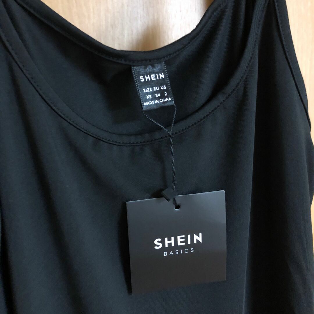 shein ブラック　キャミドレス　xs レディースのワンピース(ロングワンピース/マキシワンピース)の商品写真