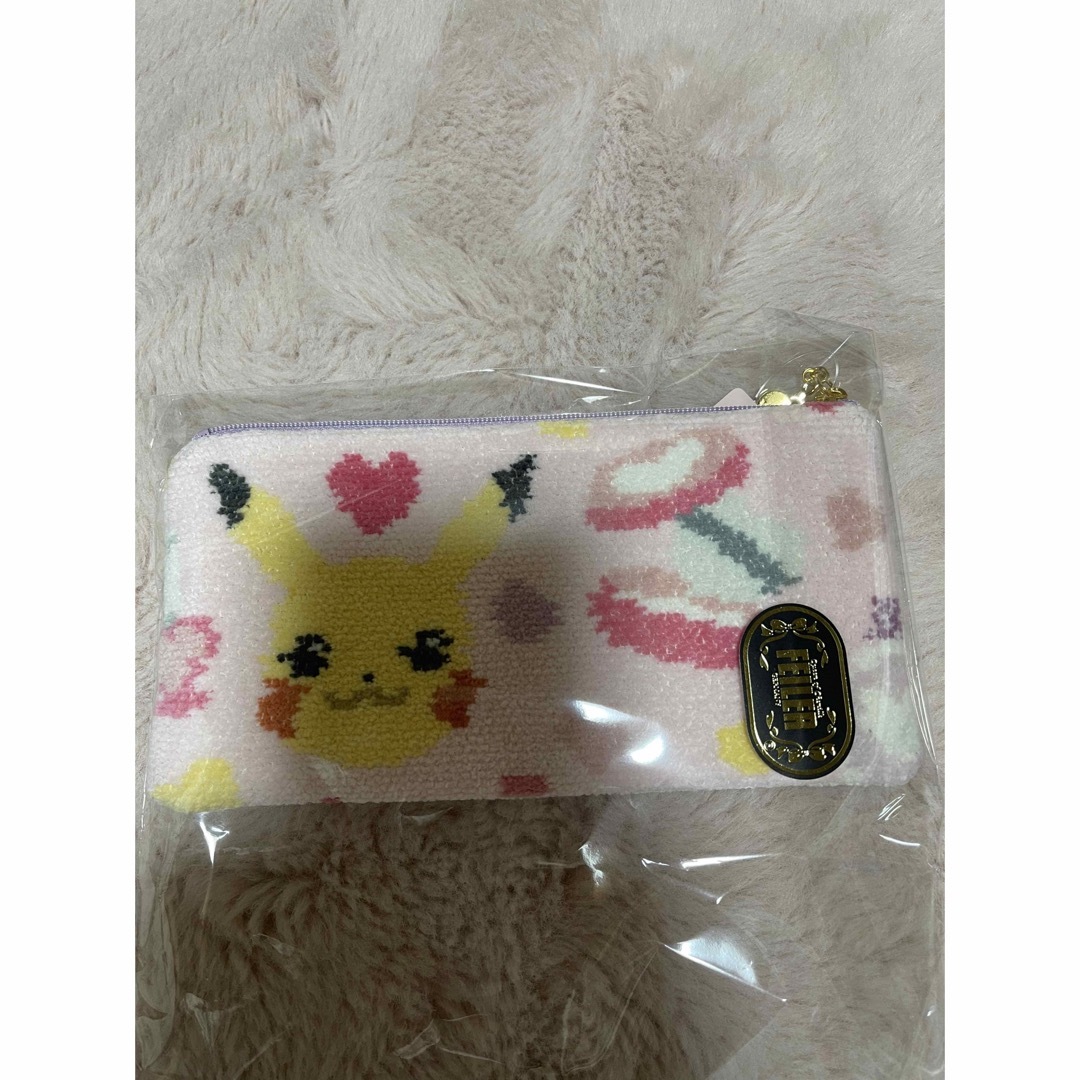 【新品】フェイラー ポケモン　ラブリー　コスメ　フラットポーチ