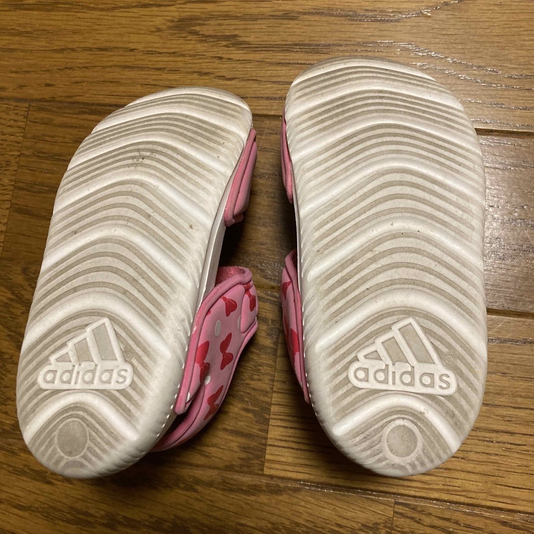 adidas(アディダス)のadidas Disney コラボ サンダル 13.0 中古 ベビー 幼児 キッズ/ベビー/マタニティのベビー靴/シューズ(~14cm)(サンダル)の商品写真