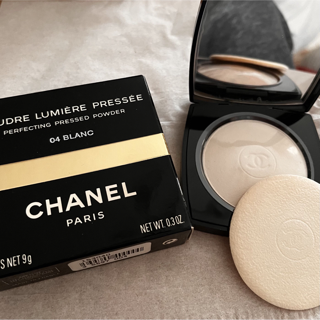 CHANEL(シャネル)のCHANEL プードゥル ルミエール 04BLANS  9g コスメ/美容のベースメイク/化粧品(フェイスパウダー)の商品写真