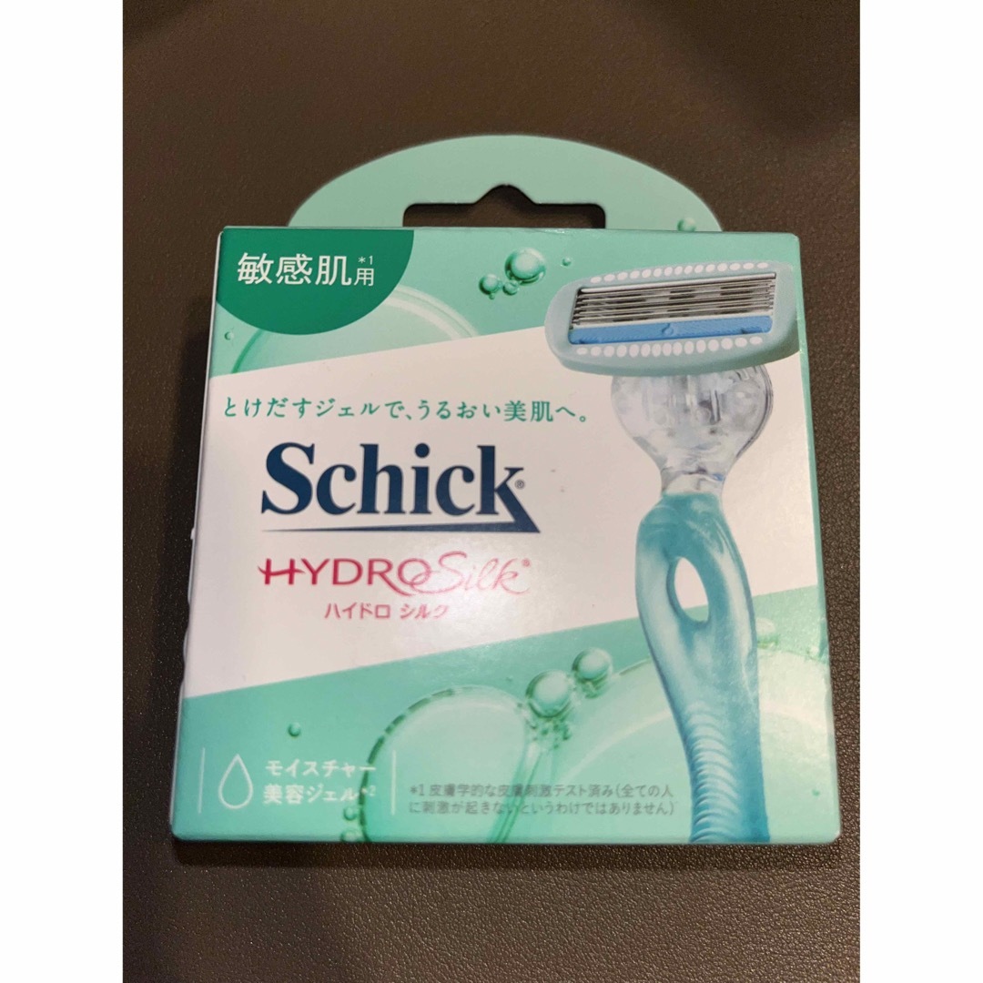 Schick(シック)のシックschick ハイドロシルク　敏感肌用　替刃 コスメ/美容のシェービング(カミソリ)の商品写真