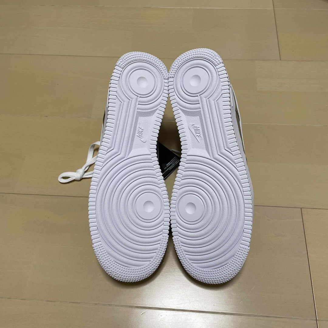 NIKE(ナイキ)の【新品未使用】エアフォース1 '07 AN23 ベージュ　28.5cm メンズの靴/シューズ(スニーカー)の商品写真