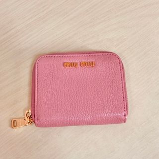 ミュウミュウ 財布 4色 新品 即日発送可能 大人気 特価 大セールmiumiu