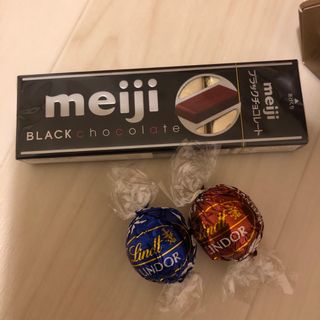 リンツ(Lindt)のLINDOR  meiji チョコレート(菓子/デザート)