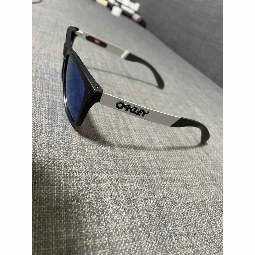 OAKLEY frogskins サングラス メンズのファッション小物(サングラス/メガネ)の商品写真