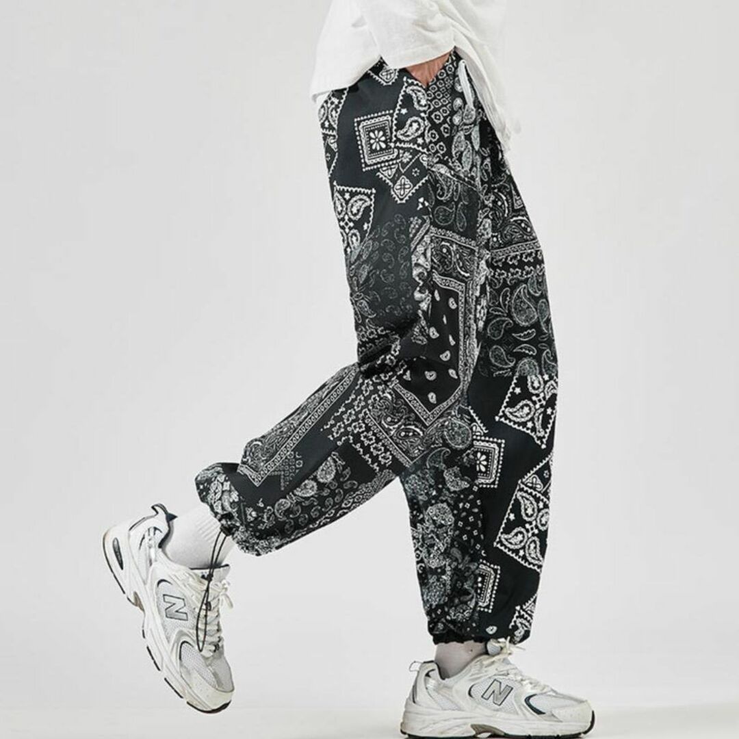 【000651L】ワイド シルエット ペイズリー ダン 衣装カーゴパンツブラック レディースのパンツ(カジュアルパンツ)の商品写真
