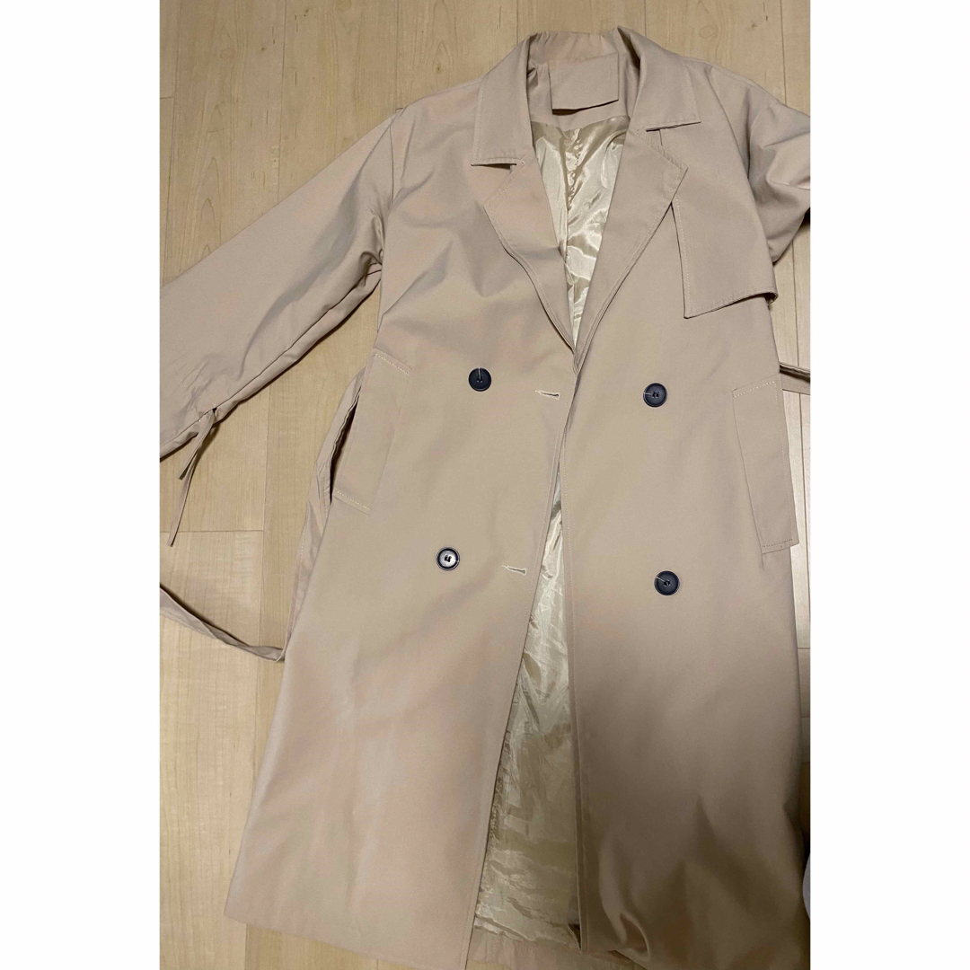 トレンチコート ベージュ フリーサイズ 薄手 着回しに便利 レディースのジャケット/アウター(トレンチコート)の商品写真