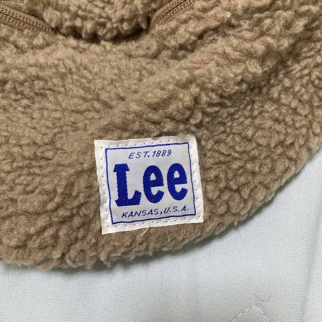 Lee(リー)のLeeボディバッグボア茶色ブラウンモコモコ レディースのバッグ(ボディバッグ/ウエストポーチ)の商品写真